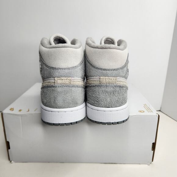 Air Jordan 1 Mid SE Particle Grey/College Grey Size 7 Women - Picture 6 of 7